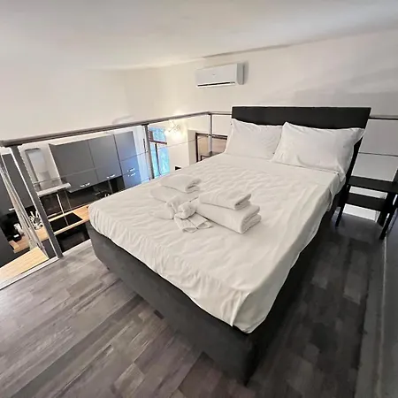 דירה Domusmi Delfico 26 A
